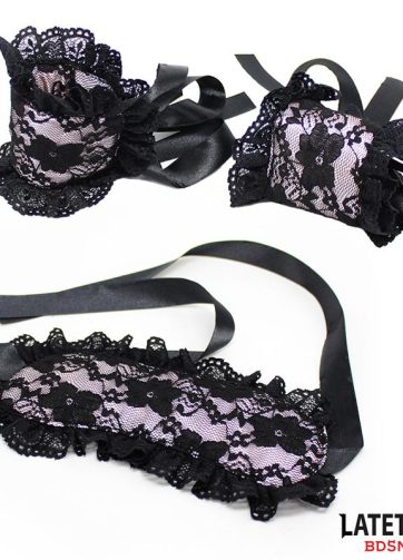 LATETOBED BDSM LINE kanten blinddoek en handboeien kopen online