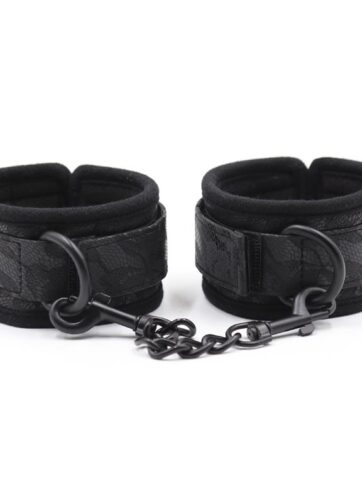 Adjustable handcuffs